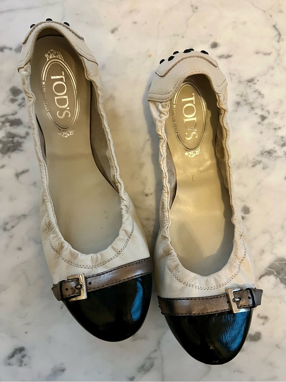 Tod's Patent Cap-Toe Gommino Scrunch Ballet Flats size 9
